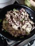 Alambre de carne con queso