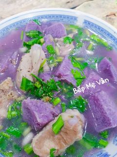 Hình của món Canh sườn non nấu khoai mỡ.
