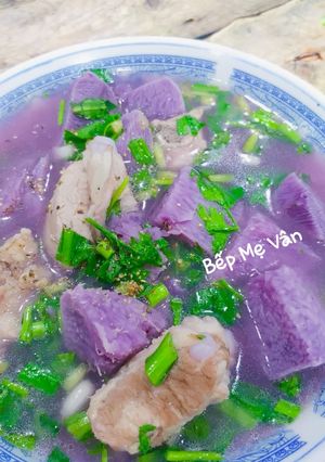 Hình của món Canh sườn non nấu khoai mỡ.