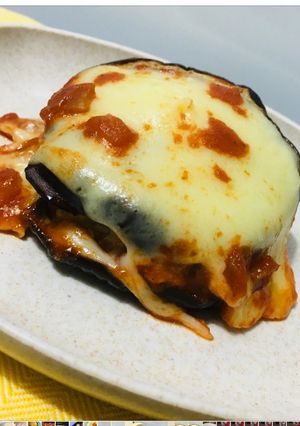 Una foto de 🫕LASAÑA🫕 DE JAMÓN 🍖 Y QUESO 🧀 (Hechas con 🍆berenjenas) 🍆