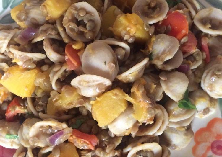 Orecchiette integrali con lenticchie e zucca
