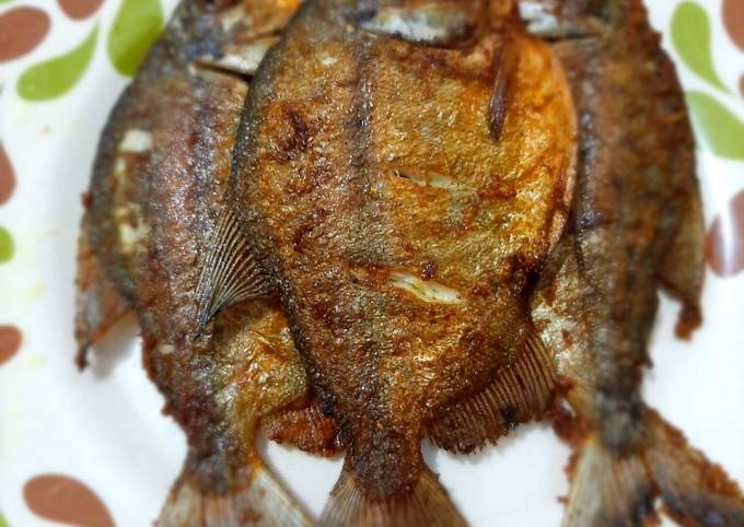 Resep Ikan Bawal Goreng Oleh Fitri Dwi Handayani Cookpad