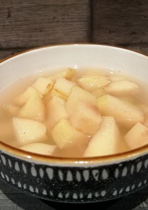 Fűszeres meleg birskompót recept fotója