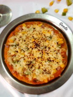 आटा पिज़्ज़ा (atta pizza recipe in Hindi) रेसिपी मुख्य फोटो