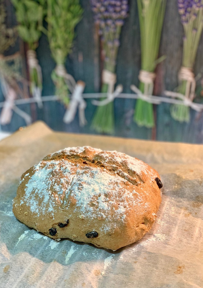 Una foto de Pan de pasas y harina de espelta muy fácil!