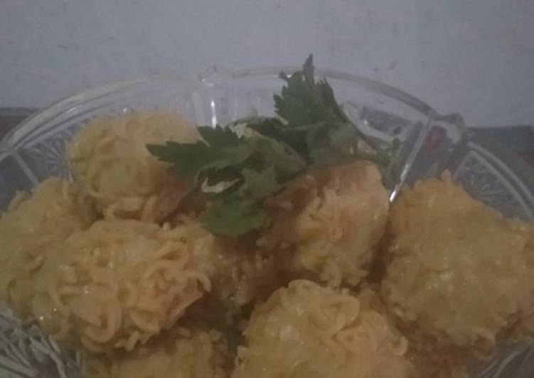 Bola bola mie keriting
