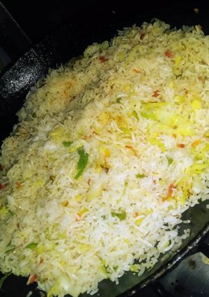 A picture of Stir fry vegetable rice.