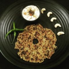 A picture of Sabudana Thalipeeth.