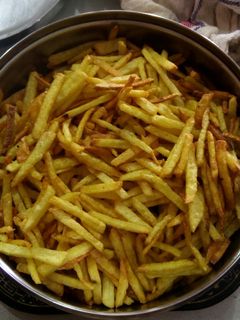 ঝুরি আলু ভাজা (Jhuri aloo bhaja recipe in bengali) রেসিপির প্রধান ছবি