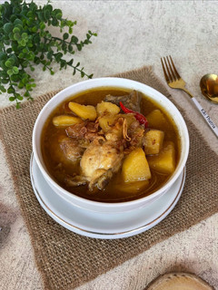 Foto resep Semur Ayam dan Kentang