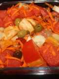 Ensalada de frutas, encurtidos y zanahoria