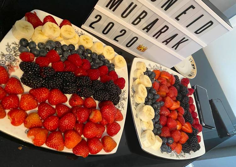 Easiest Way to Make Homemade Summer Fruit Platter