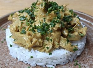 Une photo de 🌿Émincé blé et soja Tikka Massala