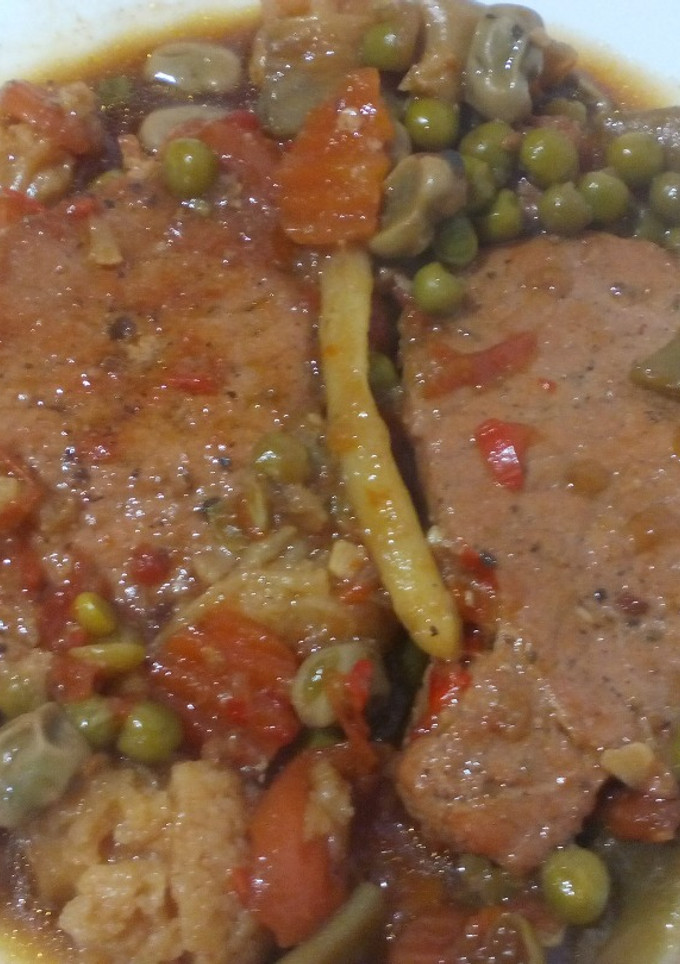 Una foto de Lomo con menestra