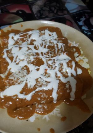 Una foto de Enfrijoladas al chorizo
