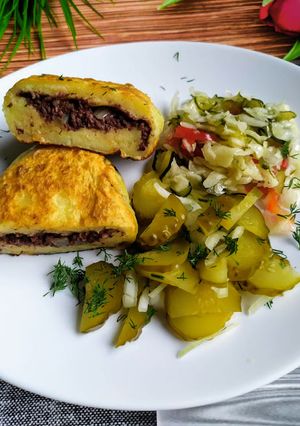 Zdjęcie przepisu Kotlety ziemniaczane faszerowane kaszanką.