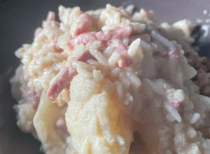 Une photo de Riz au chou fleur bacon lait de coco au cookeo