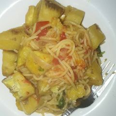 A picture of Spaghetti with matoke.