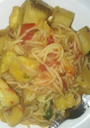 A picture of Spaghetti with matoke.