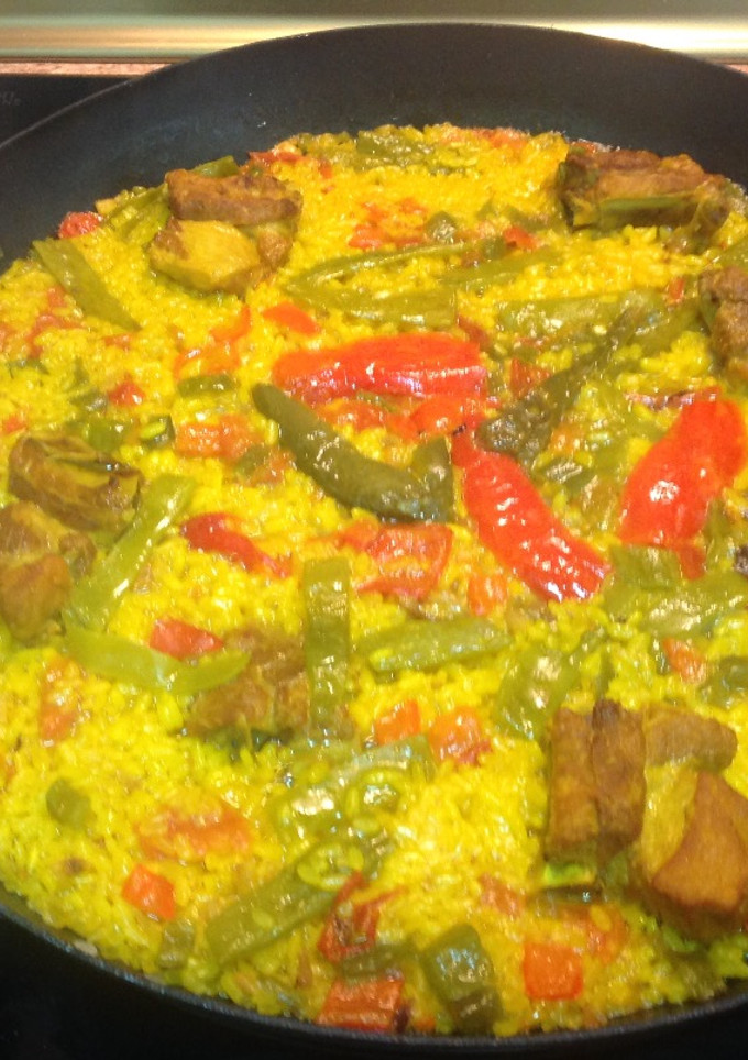 Una foto de Arroz con costillas