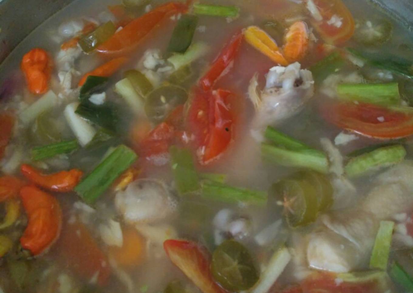 Sop ayam segar asem gurih