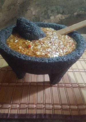 Una foto de Chile de tomatillo en el Molcajete