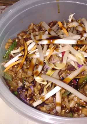 Una foto de Arroz integral con vegetales