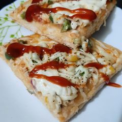 A picture of Cheesy Mayo Pizza.