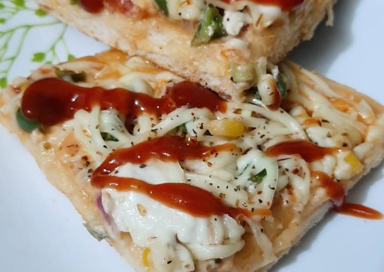 Recipe of Quick Cheesy Mayo Pizza