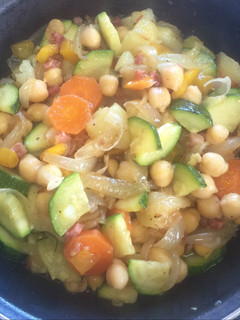 Una foto de Ensalada templada de garbanzos