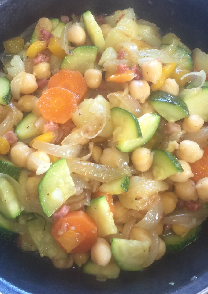 Una foto de Ensalada templada de garbanzos