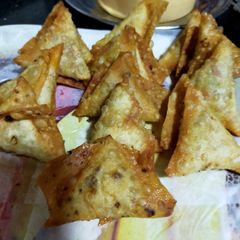 A picture of Chinese samosa.
