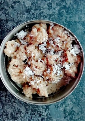 A picture of Rice Payasam/ Rice Jaggery kheer.