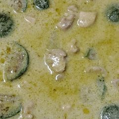 A picture of Thai Green Chicken Curry.