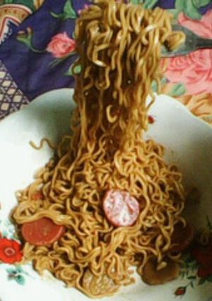 Foto resep Mie Goreng + Sosis Homemade (tanpa daging) Simple