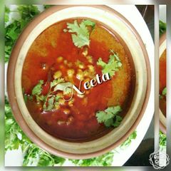 A picture of Spicy and Yummy Malwani Misal.