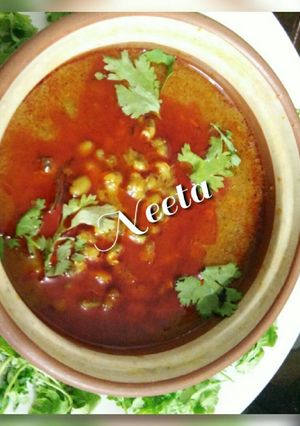 A picture of Spicy and Yummy Malwani Misal.