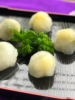 A picture of Japanese Summer Sweet ‘Kuzu Dango’.