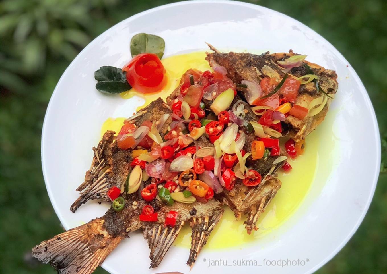 Ikan Goring Sambal Mata: