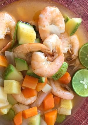 Una foto de Caldo de camarón 🦐