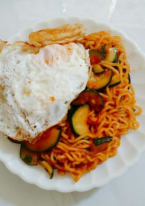 Hình của món Mì siukay trộn khô.
