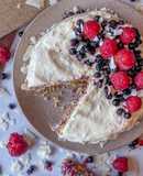 Tarta de coco y frutos rojos