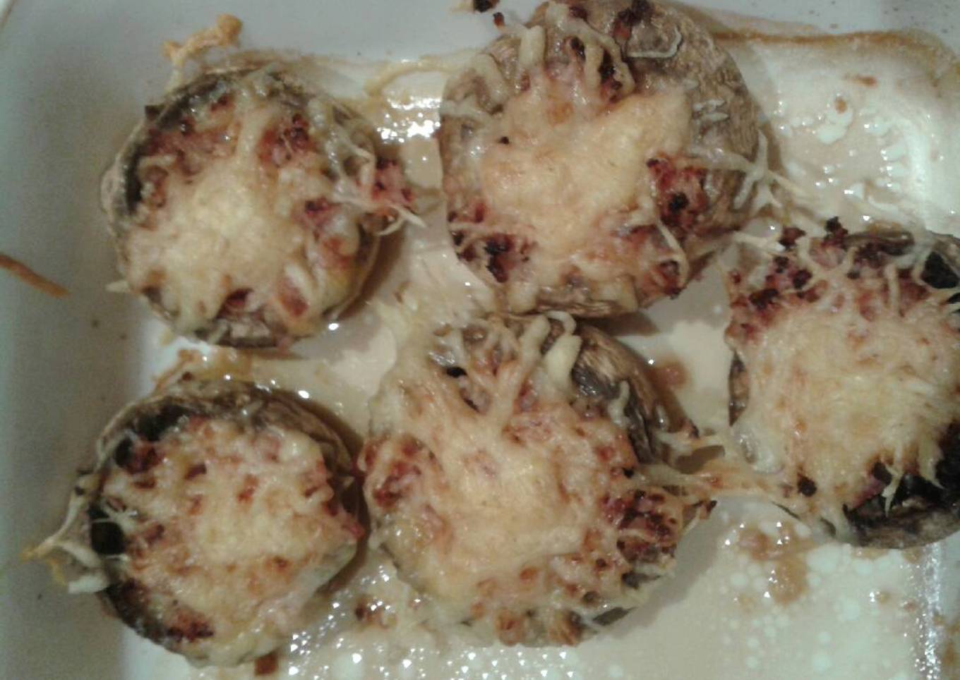 Champiñon relleno de beicon y queso
