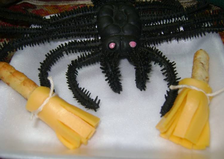 Step-by-Step Guide to Make Any-night-of-the-week Escobas de brujas de Halloween con queso