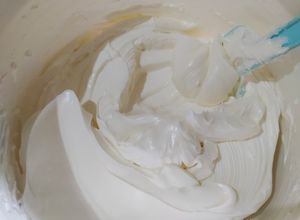 Foto resep Buttercream super lembut dengan holman