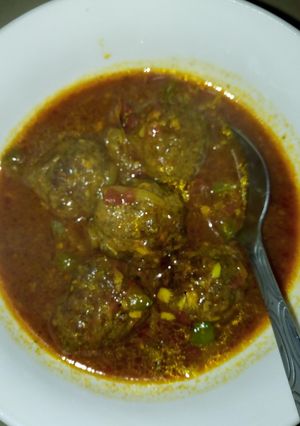 A picture of Saucy meat balls.