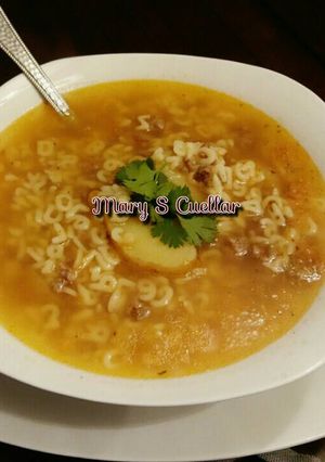 Una foto de Sopa con carne molida💖💖