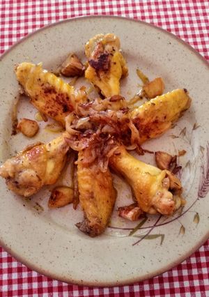 Una foto de Alitas de pollo de corral con curry rápidas 🍗😋💃