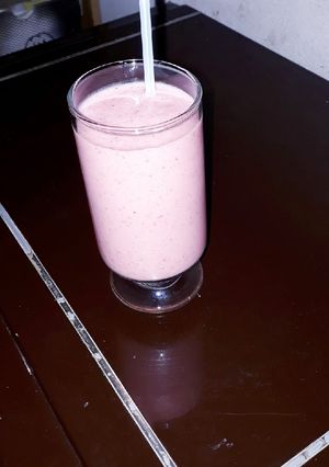 Una foto de Batido de frutilla #postre 😁