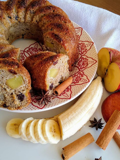 Foto de Bolo de banana, maçã e passas